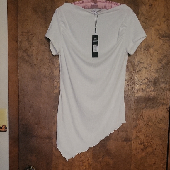 Fashion Nova Tops - Fashion Nova White Asymmetrical Top NWT